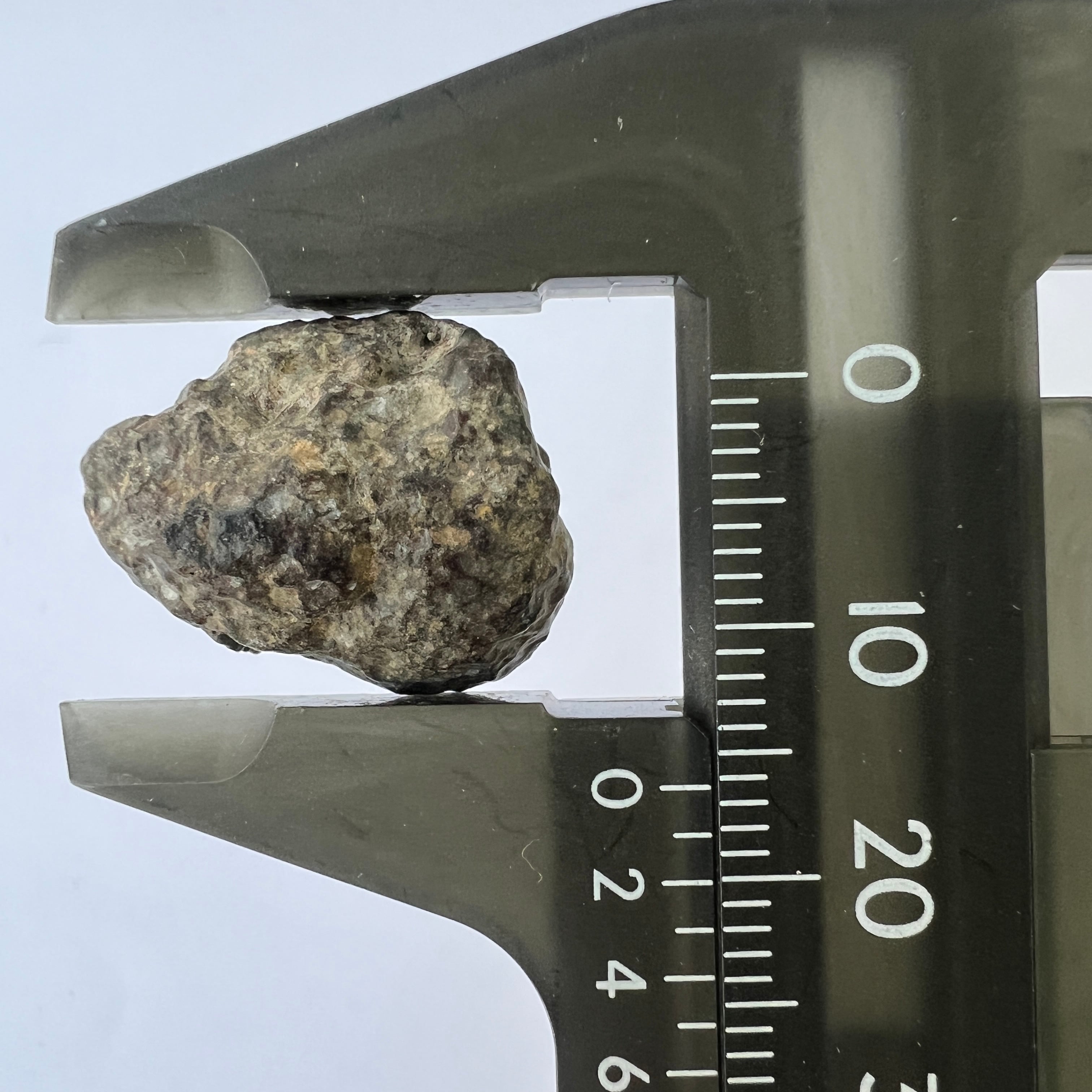 E22192】 石質隕石 普通コンドライト 隕石 Condrite NWA869 メテオライト 天然石 パワーストーン クリスタル・ワールド御徒町店