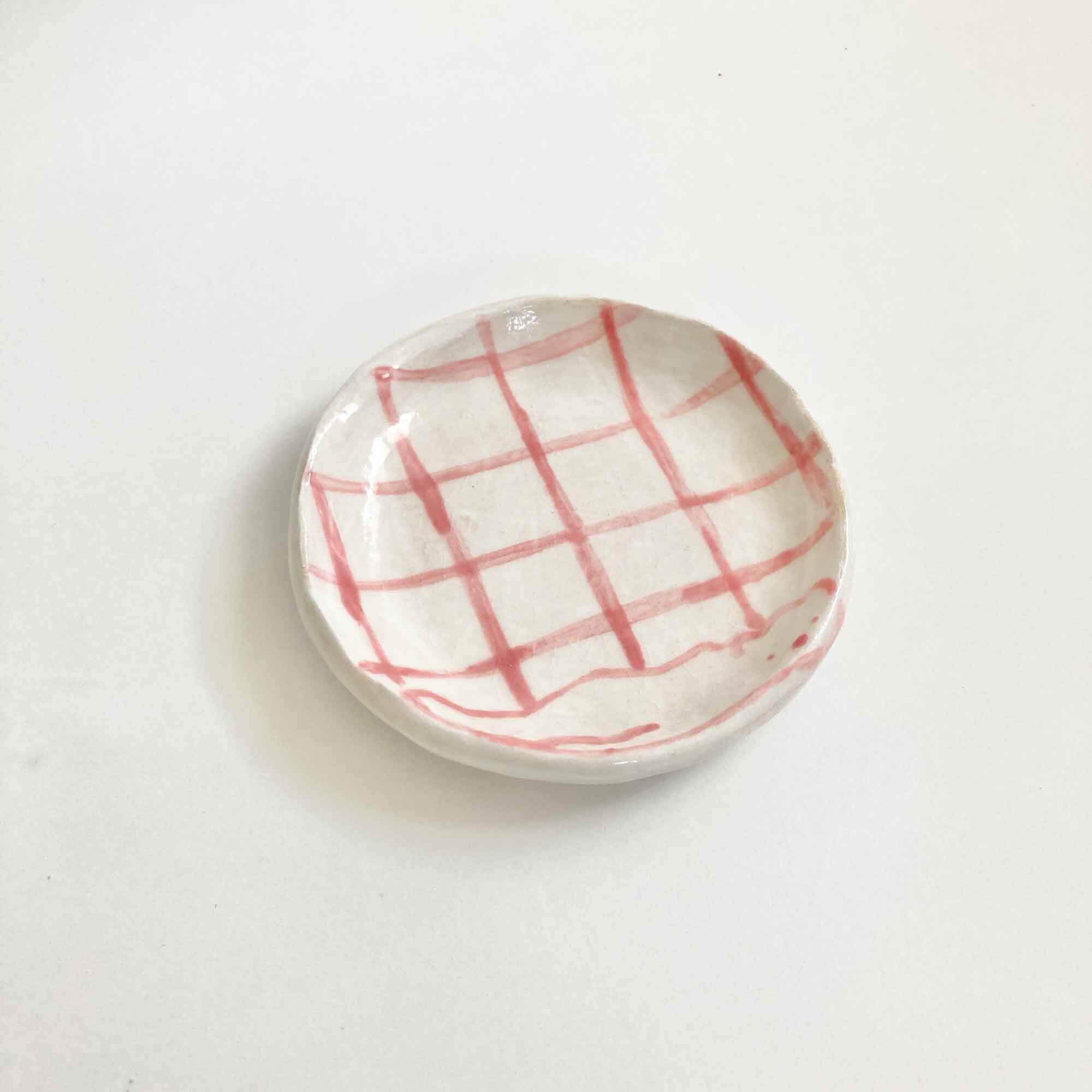 しろくまチェックの豆皿(赤) / すずきたまみ / 陶芸作品