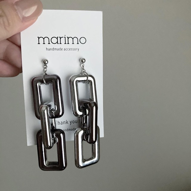 大ぶり ガンメタル×シルバー アシンメトリー カラー ビッグチェーン ピアス/イヤリング| marimo-モノトーンカラーのハンドメイドピアス・アクセサリー