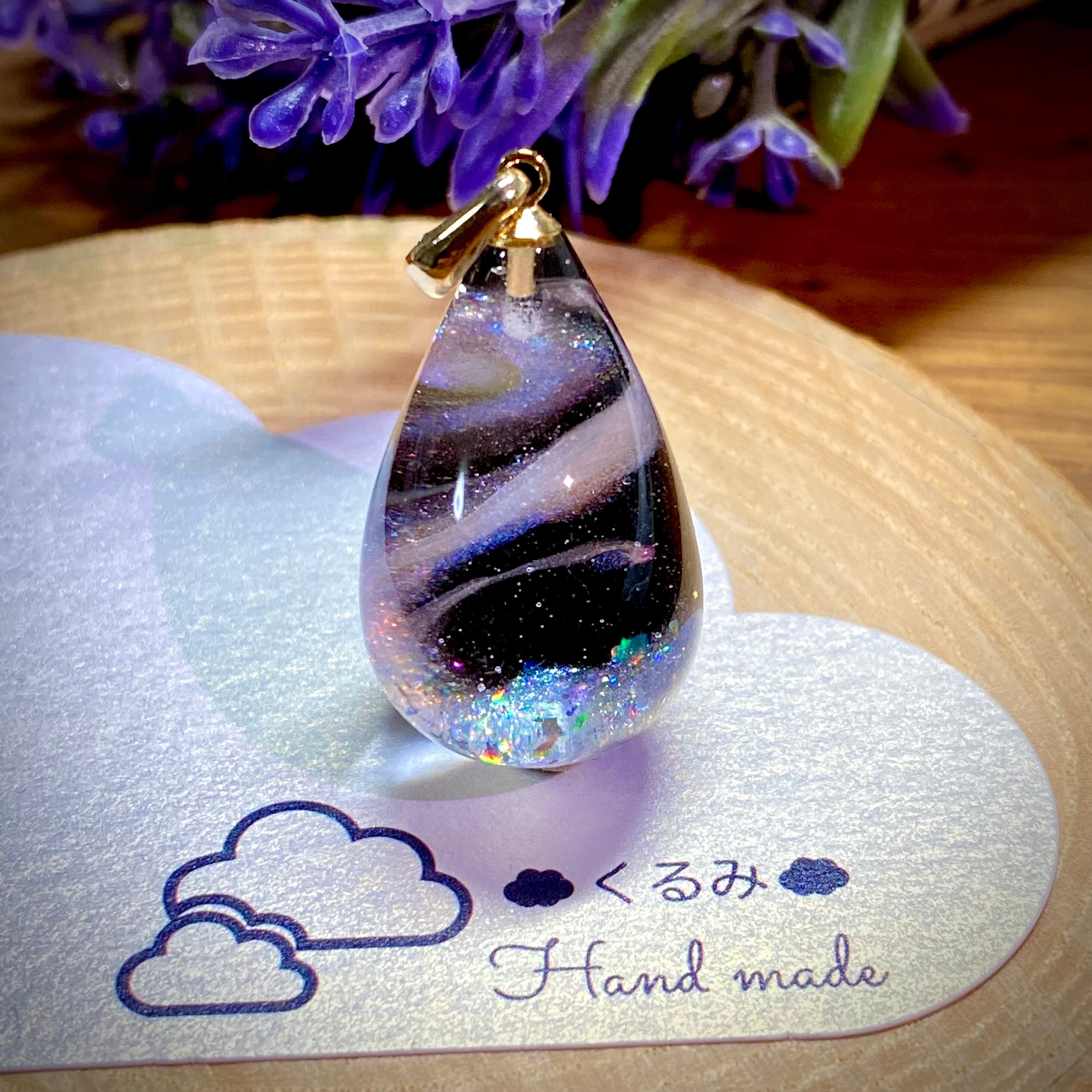 しずく型ペンダント アンドロメダ銀河 26×17mm レッド