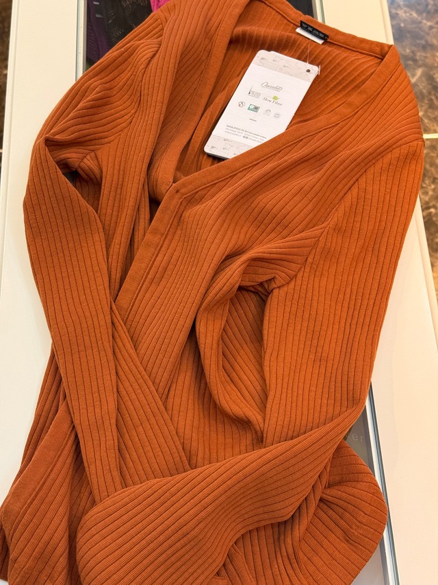 【1月10日18時までスペシャルファー】オスカリート　コットン長袖カーディガン　SPEZIA３サイズ