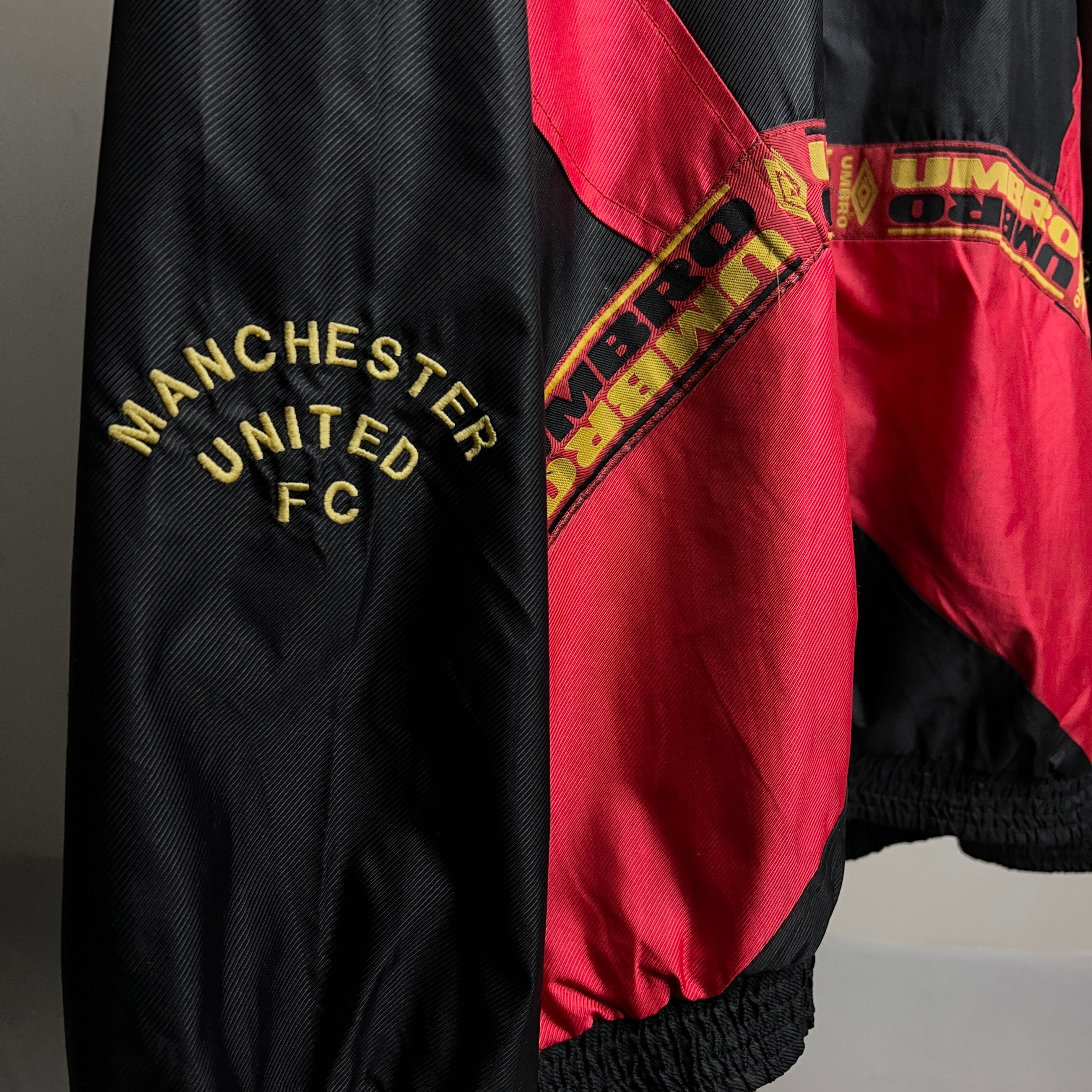 90’s “UMBRO” MANCHESTER UNITED Jacket 90年代 マンチェスターユナイテッド ナイロンジャケット アンブロ  SHARP FC サッカー【1000A11】【送料無料】