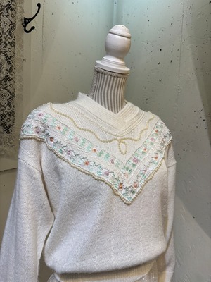 pastel color flower & pearl sweater