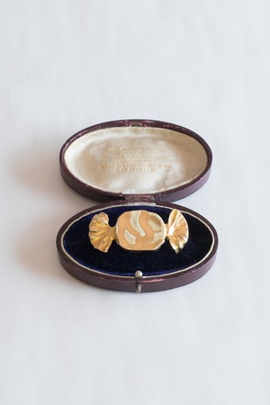 【Run Rabbit Run Vintage】Gold color candy brooch