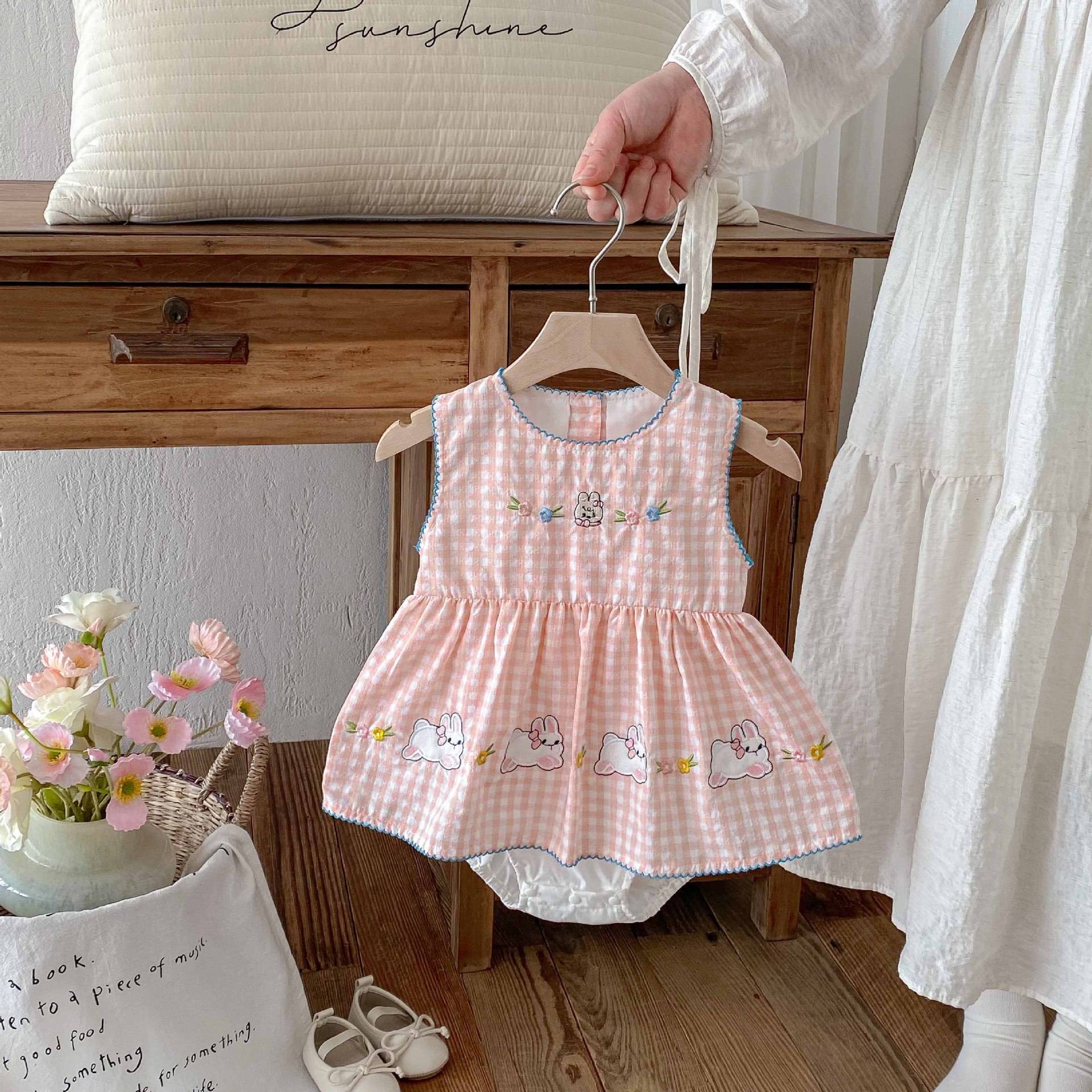 ピンクチェックラビットロンパース