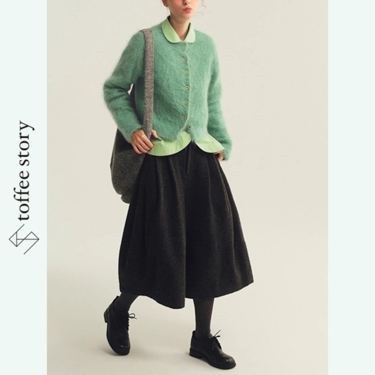 【2color】光をすくうふわふわショートカーディガン 《P0307》