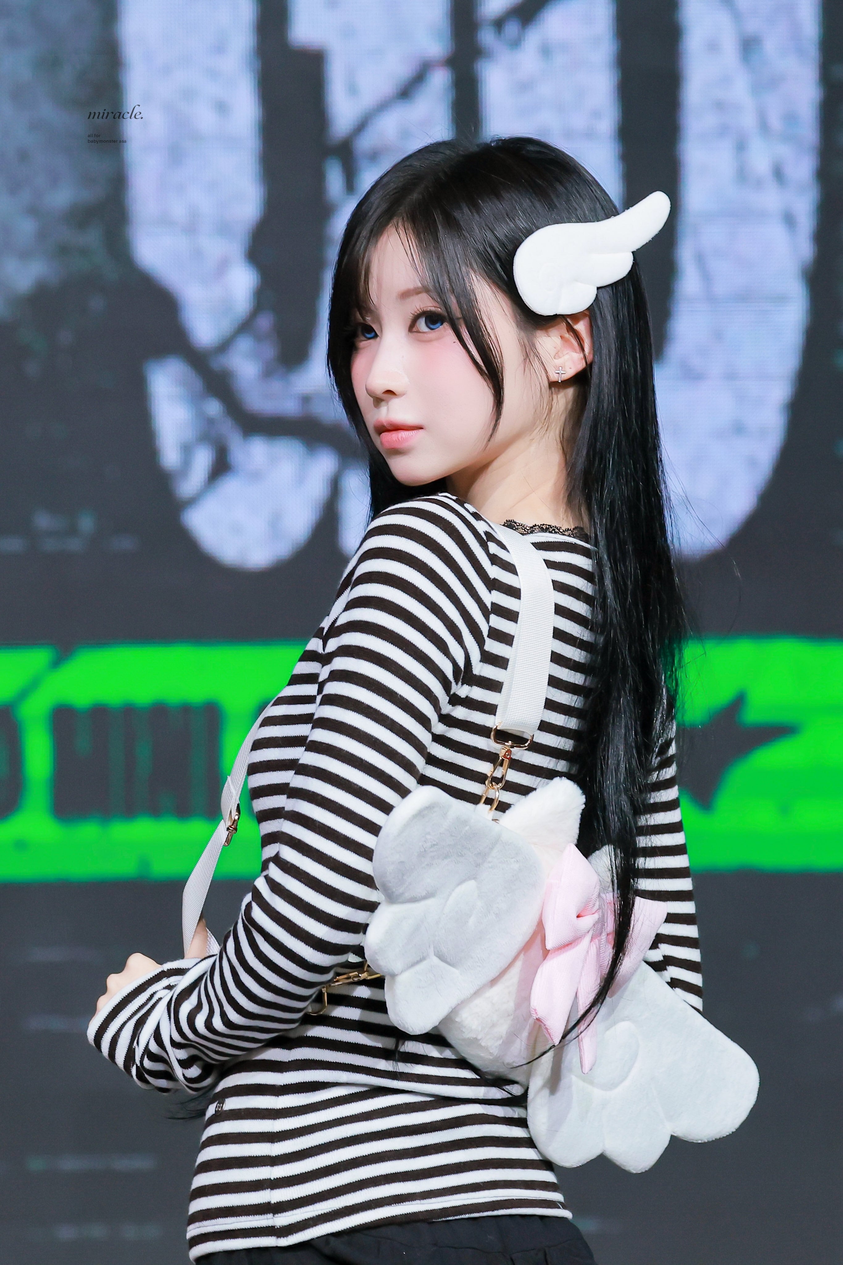 BABYMONSTER アサ ポラロイド風 Amazon.co.jp: ASA アサ BABYMONSTER ベイビーモンスター 熱い音楽