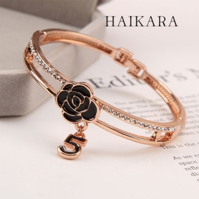 Number 5 design flower bracelet