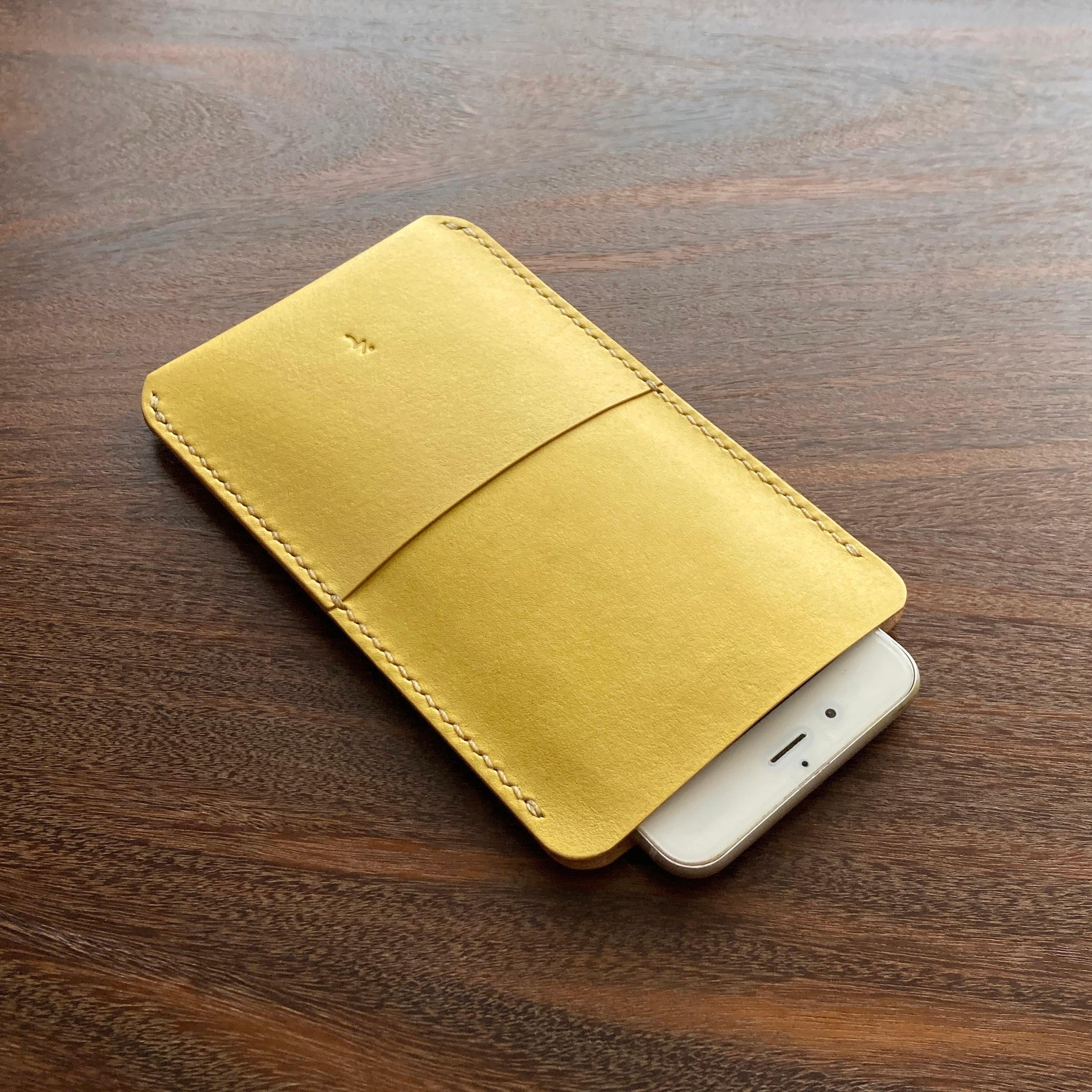 機種別サイズで仕立てる草木染め革スマホケース【spot/すぽっと】きは