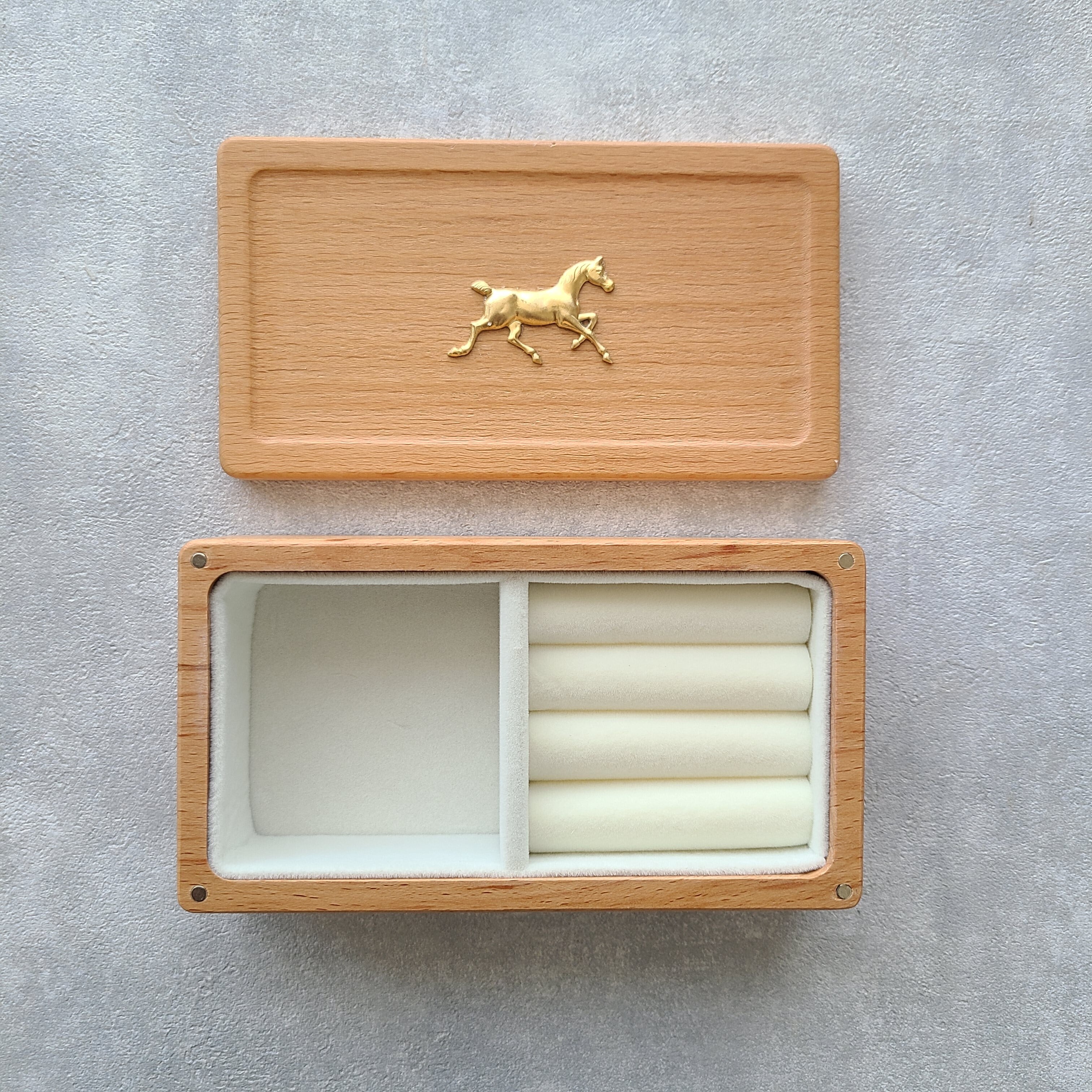 シンプルな木製ジュエリーケース】馬モチーフのジュエリーBOX