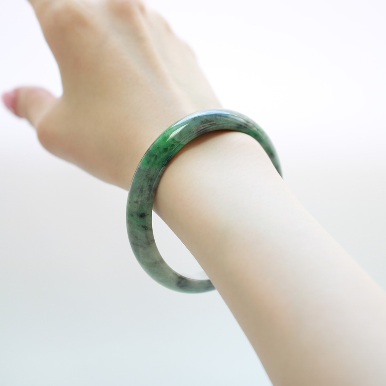 【内径 約60mm】 komaru green 翡翠バングル A貨翡翠 jd_bg1547