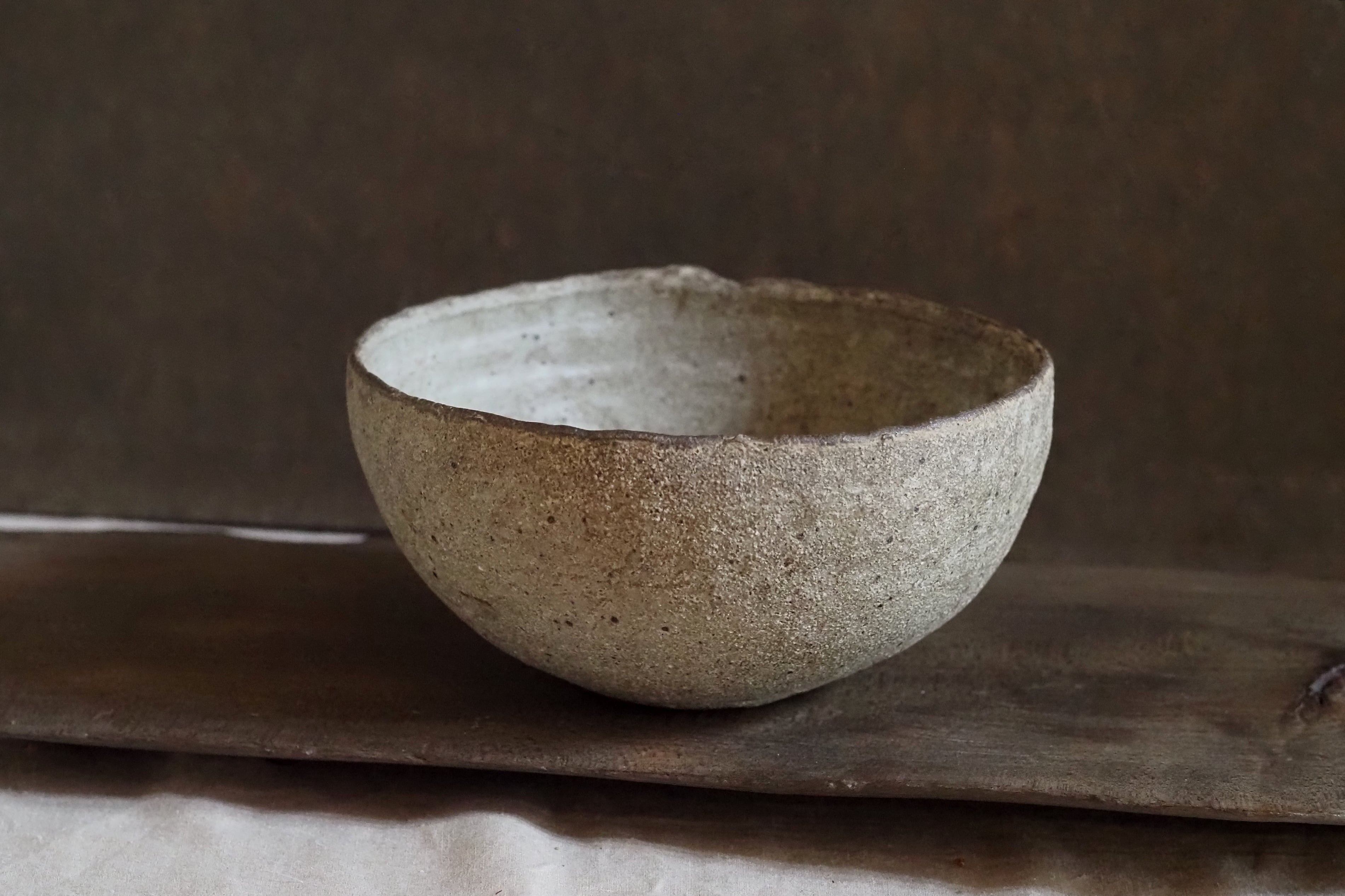 村上 躍 40. 白灰化粧鉢 | 陶屋なづな