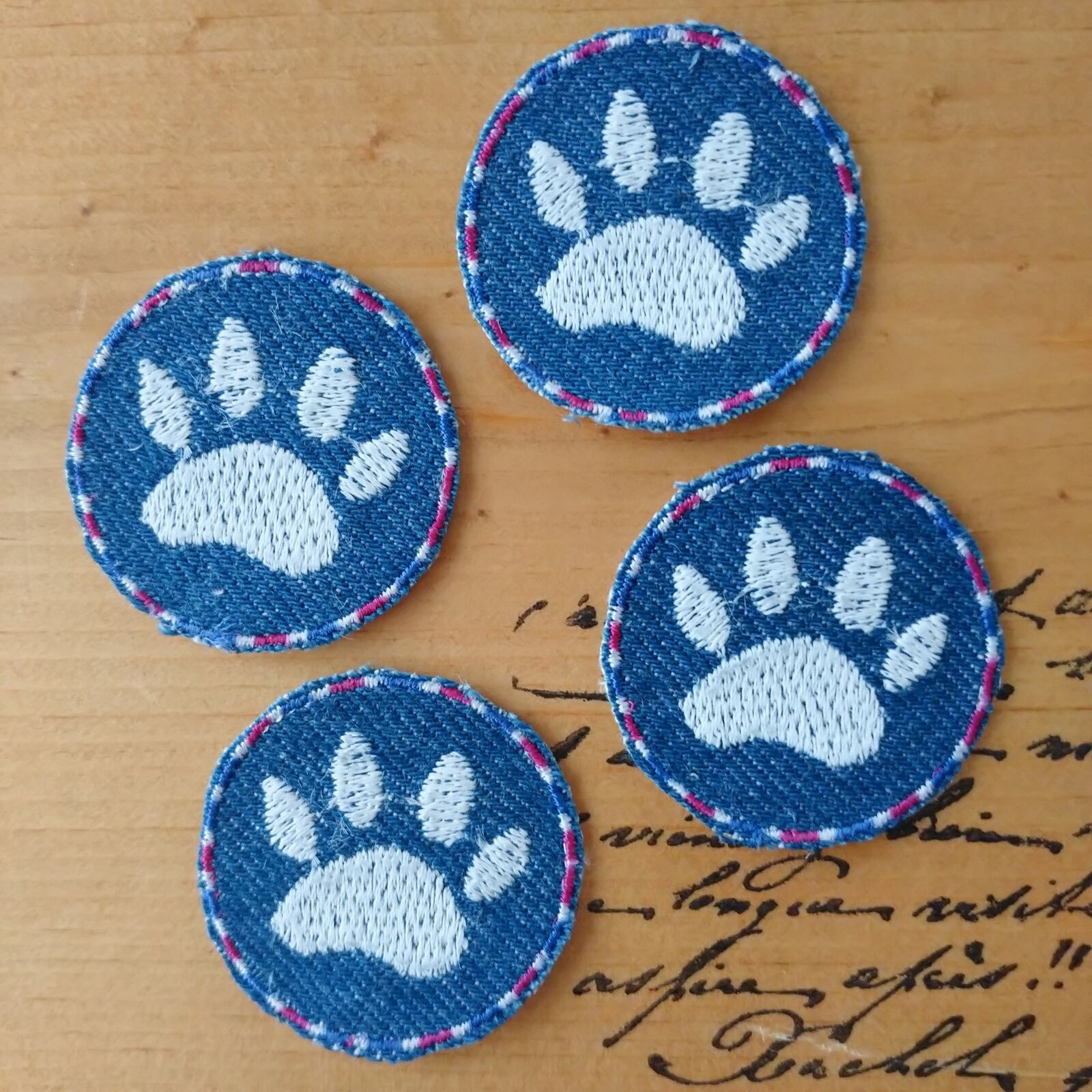 肉球蓄光ワッペン（シールタイプ） | Handmade Mu-mu-