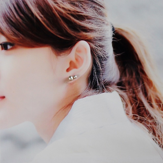 シルバーグレー淡水パールのつぶつぶピアス｜サージカルステンレス316