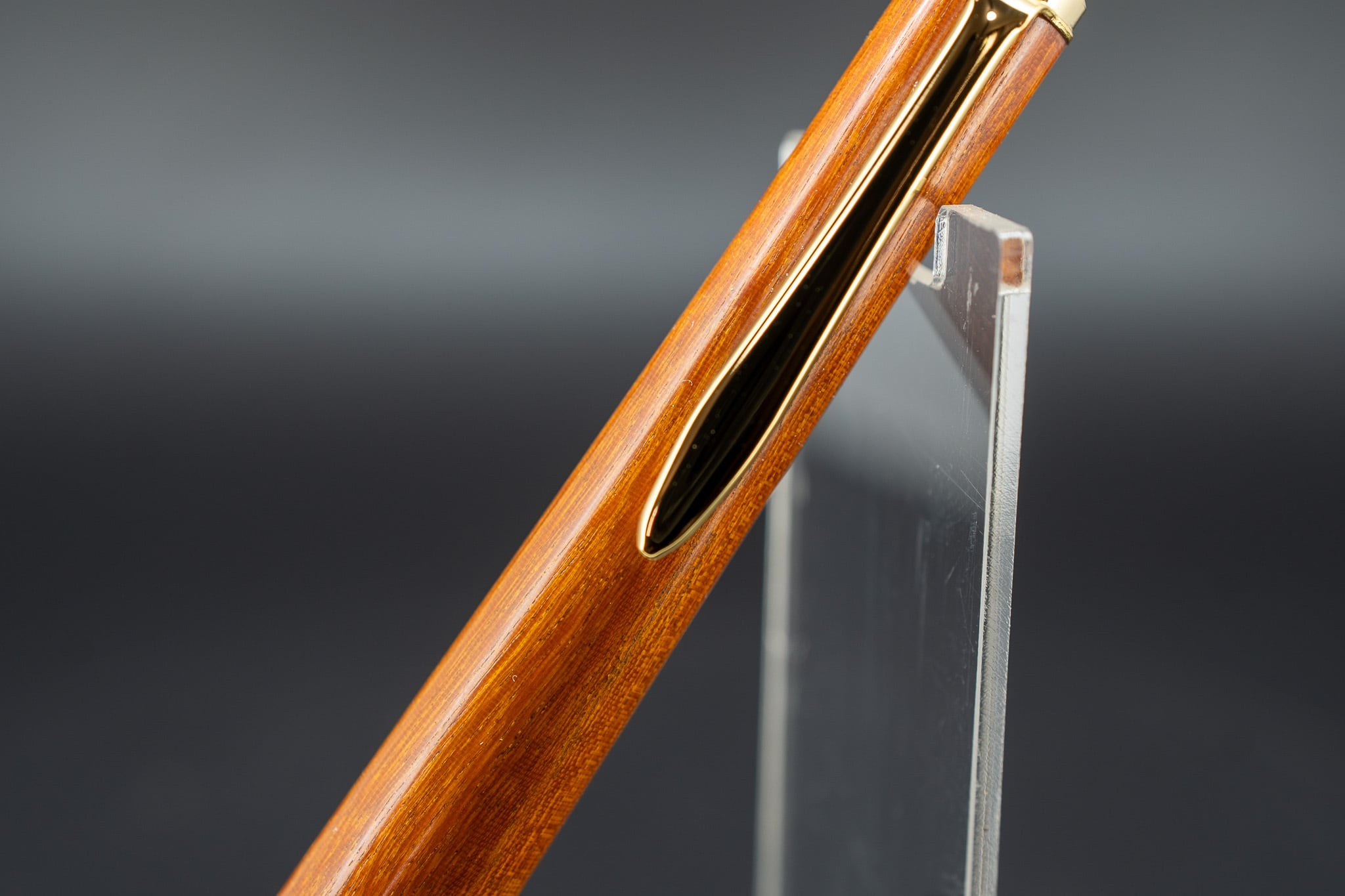 最高峰の弓材 】 フェルナンブーコ 細軸 gold MP | 木軸ペン工房 金杢犀