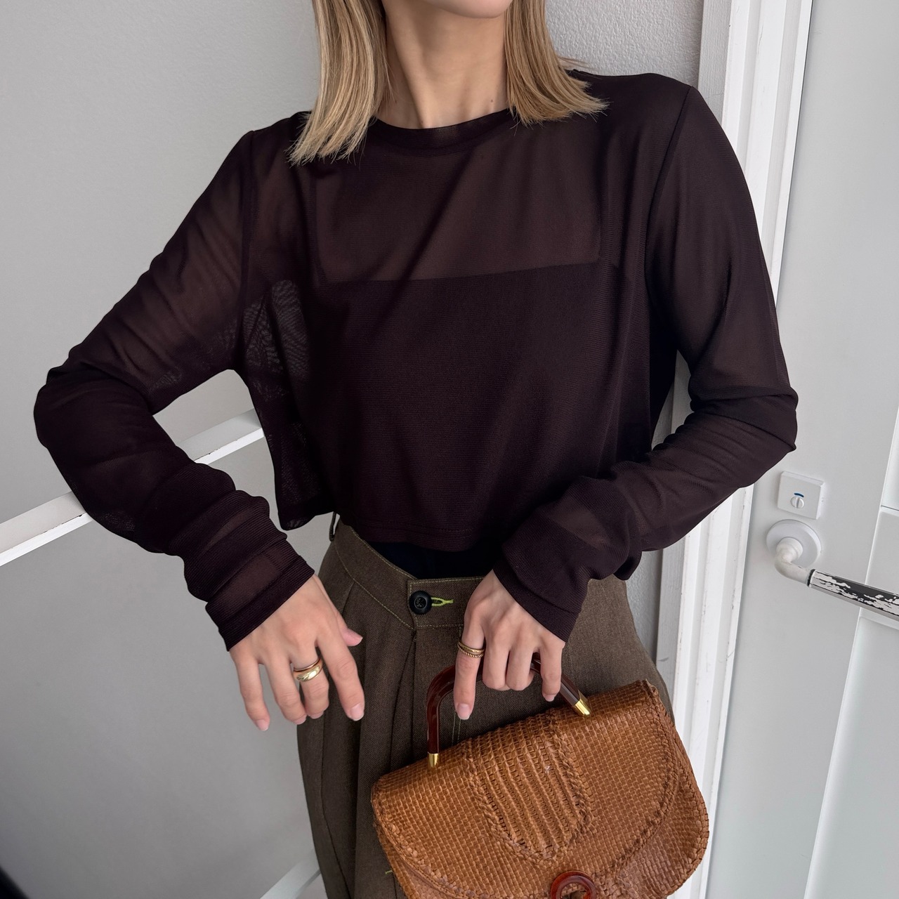 crew neck tulle sheer short tops/brown