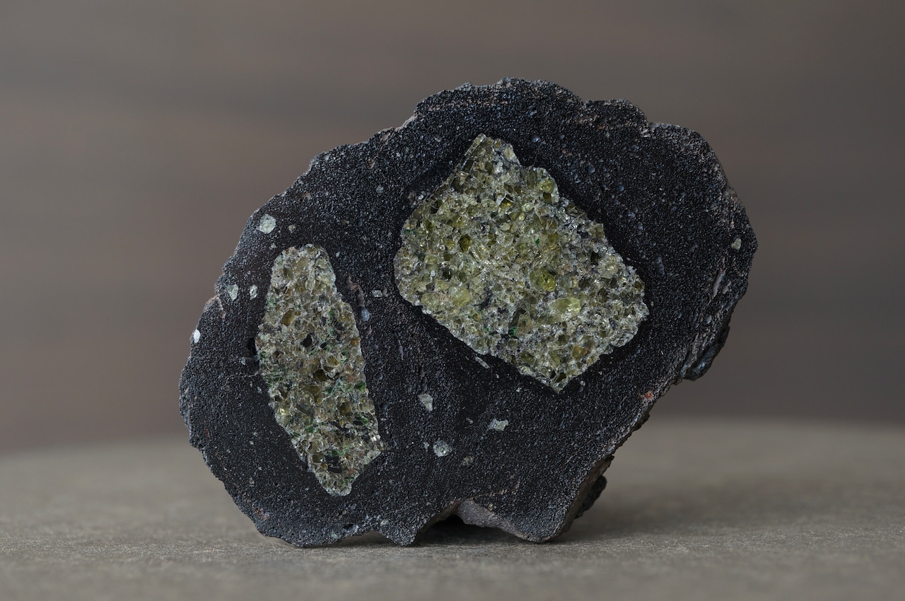 オーストラリア産スピネルレルゾライト Spinel Lherzolite 2220