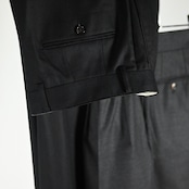 INTERIM / SUPER 120'S LIGHT WOOL FRANO WITH LEATHER PIPING 2-TUCK STRAIGHT SLACKS