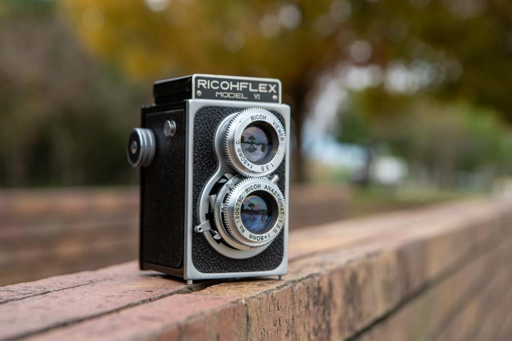 【整備済・完動品】二眼レフカメラ　ＲＩＣＯＨＦＬＥＸ　７S　です。