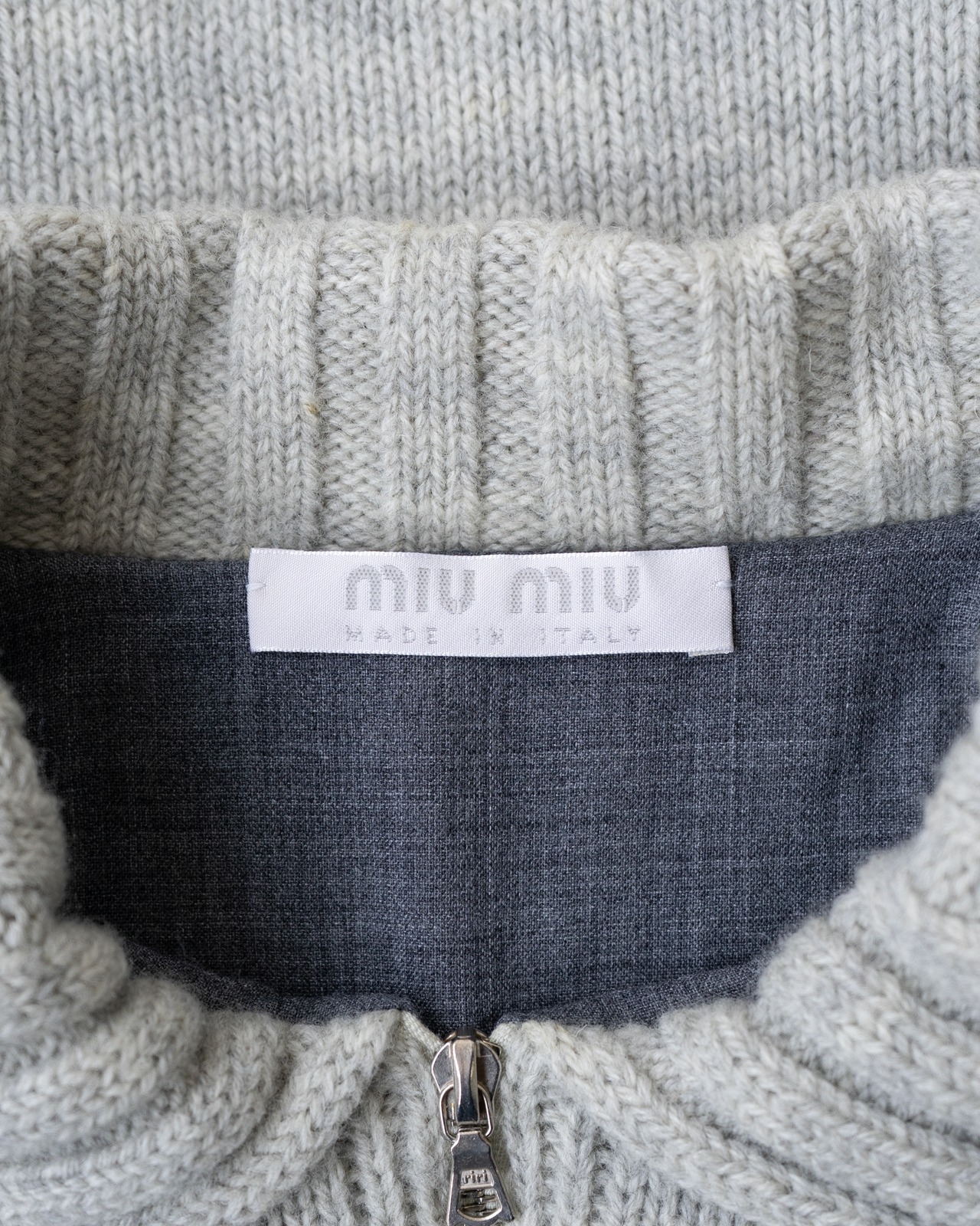 〈miu miu〉Zip-up Knit with a collar