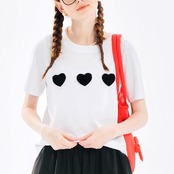 ブラックハート ラウンドネックホワイトTシャツ i0361