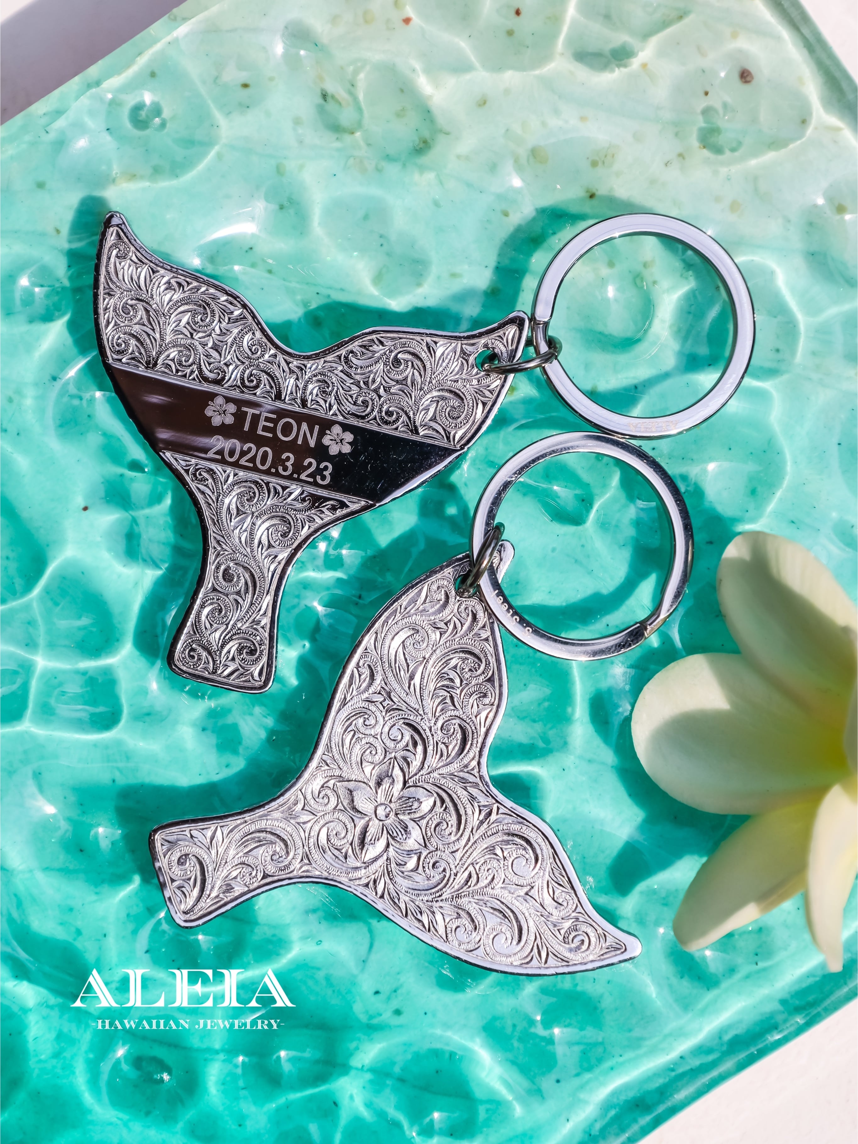 名入れ／メッセージ刻印無料】whale tail key ring [316L]ハワイアン