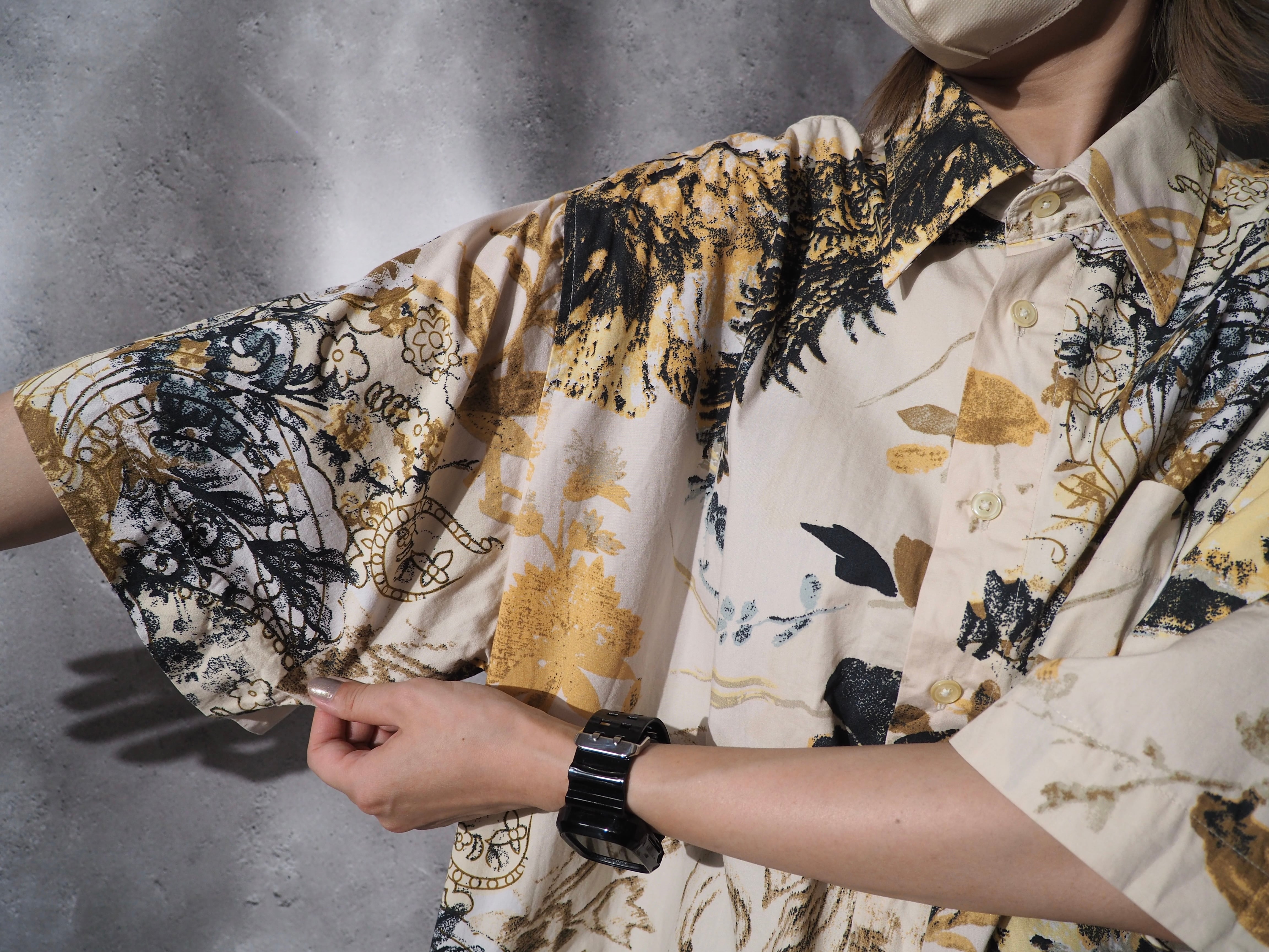 Modern retro flower printed pail tone cotton loose shirt