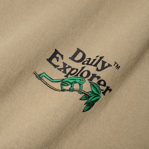 FILTER017® Daily Explorer™ フロッグ グラフィックTシャツ