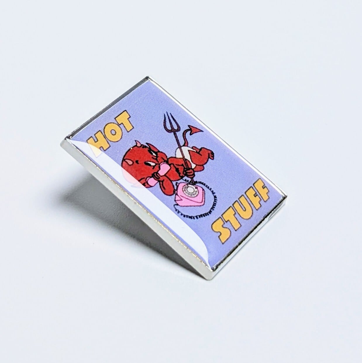 送料無料！ ☆ピンズ PINS☆ピンバッジ【 Hot Stuff the Little Devil