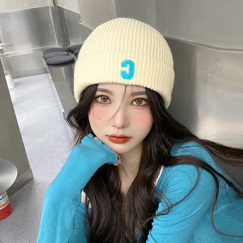 オータムウィンターニット刺繍ショートホワイト 帽子 秋物 冬物 ブラック・アイド・ピーズ43094457734