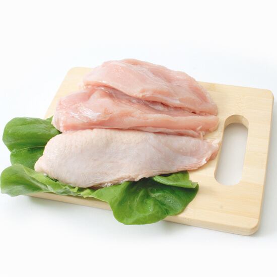 (pr)(00778)味に定評がある軍鶏と旨味成分を豊富に含むサザナミの血を引く地鶏です。　鳥益　(福岡県産)　2kg(1パックでの発送)　むね肉　はかた地どり　(公式通販、テイクアウト)