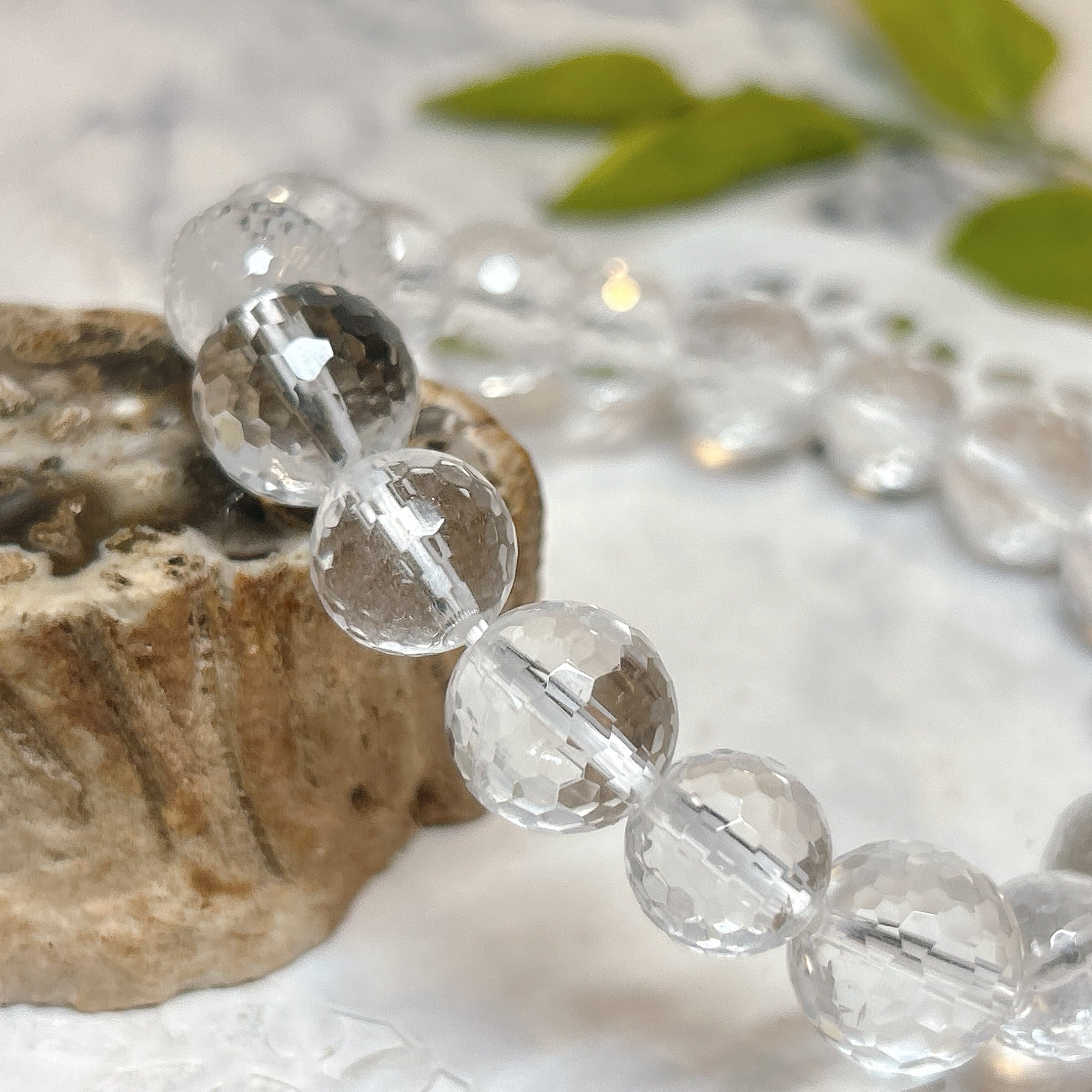ブレスレット（クリスタル）このブレスレットは天然の水晶でできています。 ◍[BR]単色ブレスレット | クリスタル・ワールド御徒町店