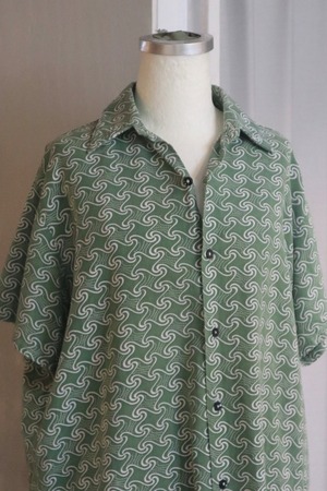 まわり道のシャツ / monoya