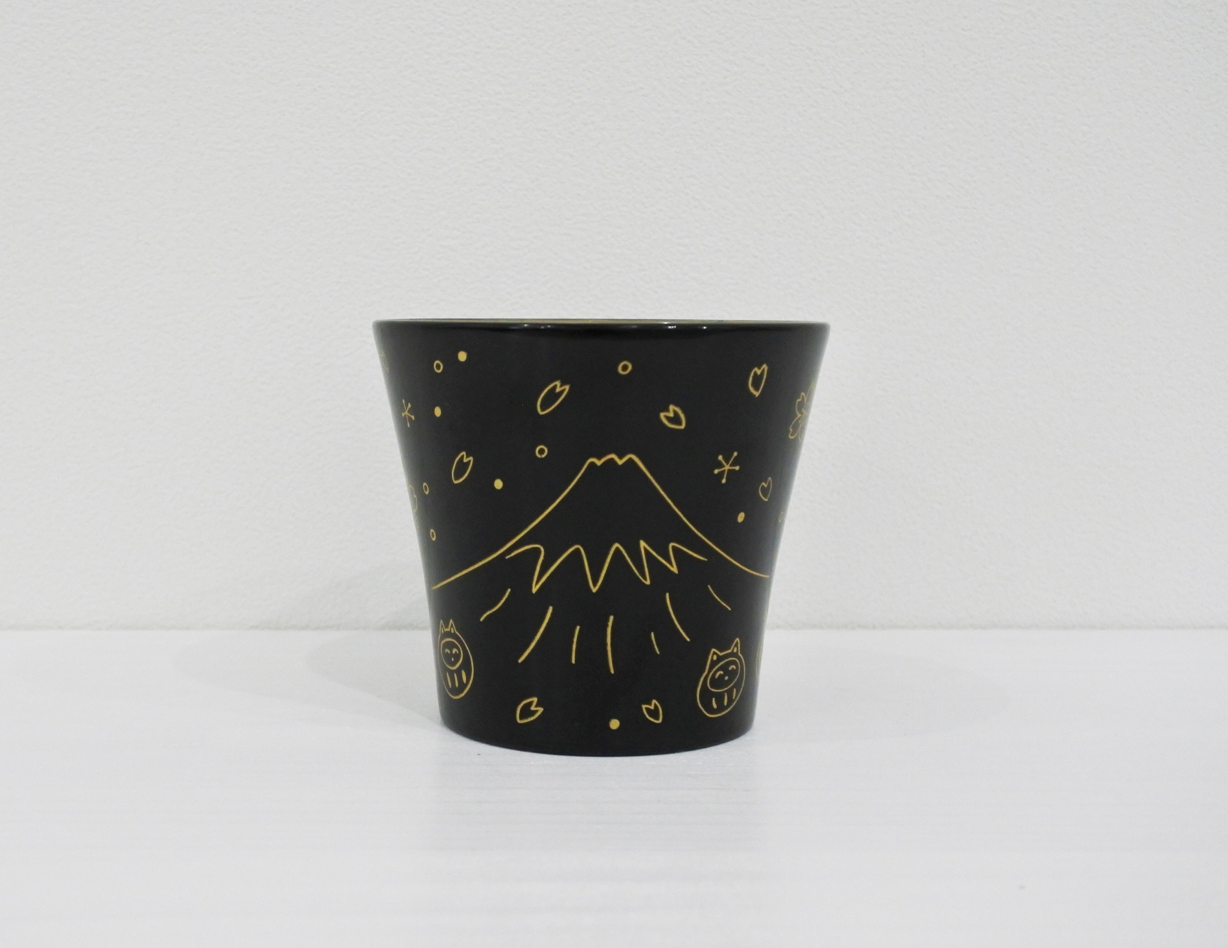 越前漆器カップ「富士山とねこだるま」 黒 （桐箱付き） | ai sayama