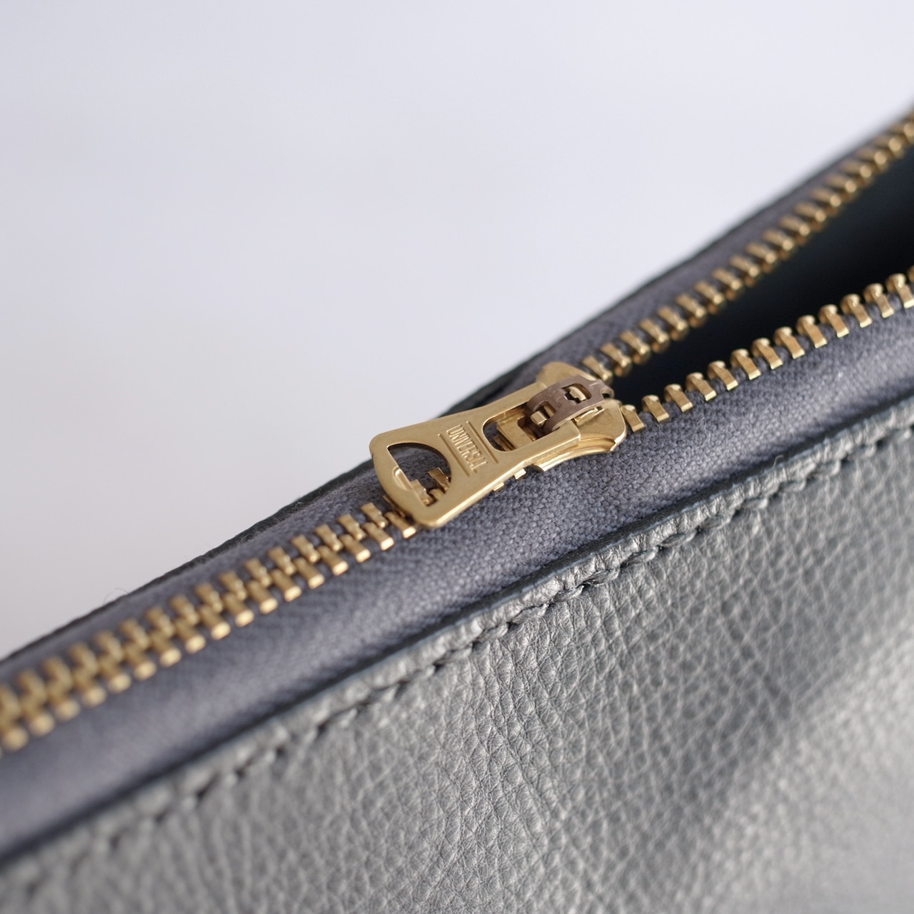 DR POUCH L 01