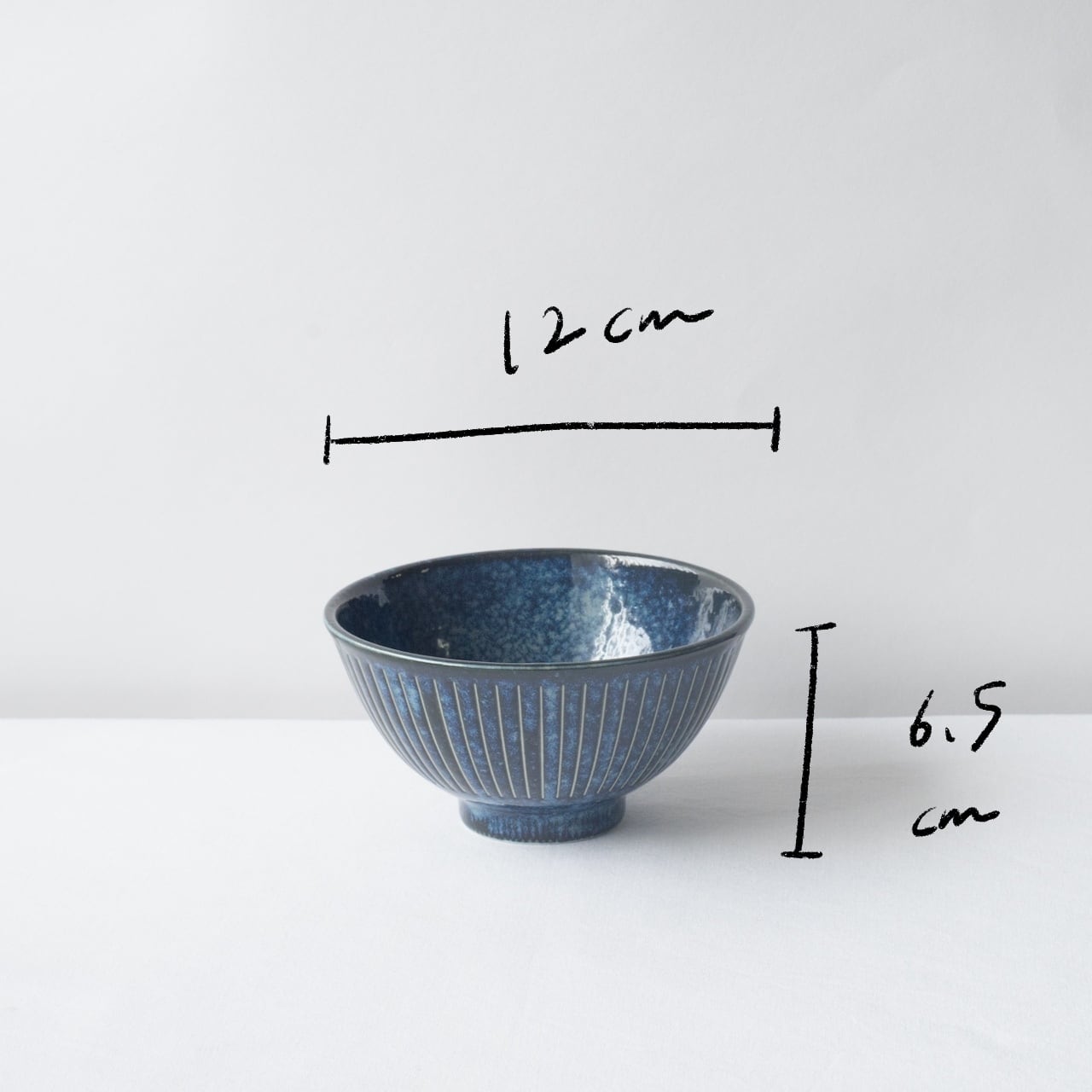 線のご飯茶碗【ネイビー】 | Kamani | 多治見で営む 美濃焼器のWebショップ