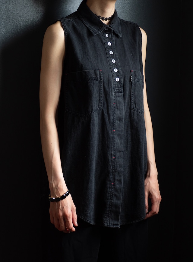 "Levi's" used No sleeve shirt