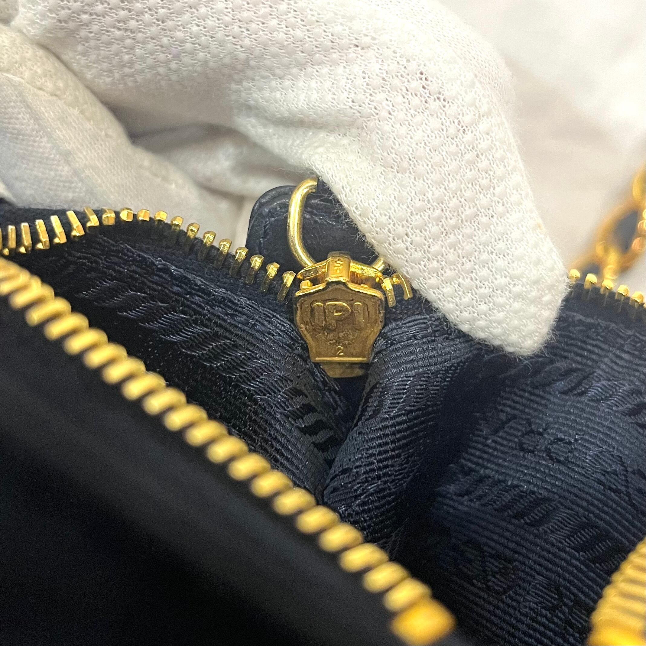 PRADA】2260 プラダ ナイロン チェーントートバッグ ブラック ゴールド