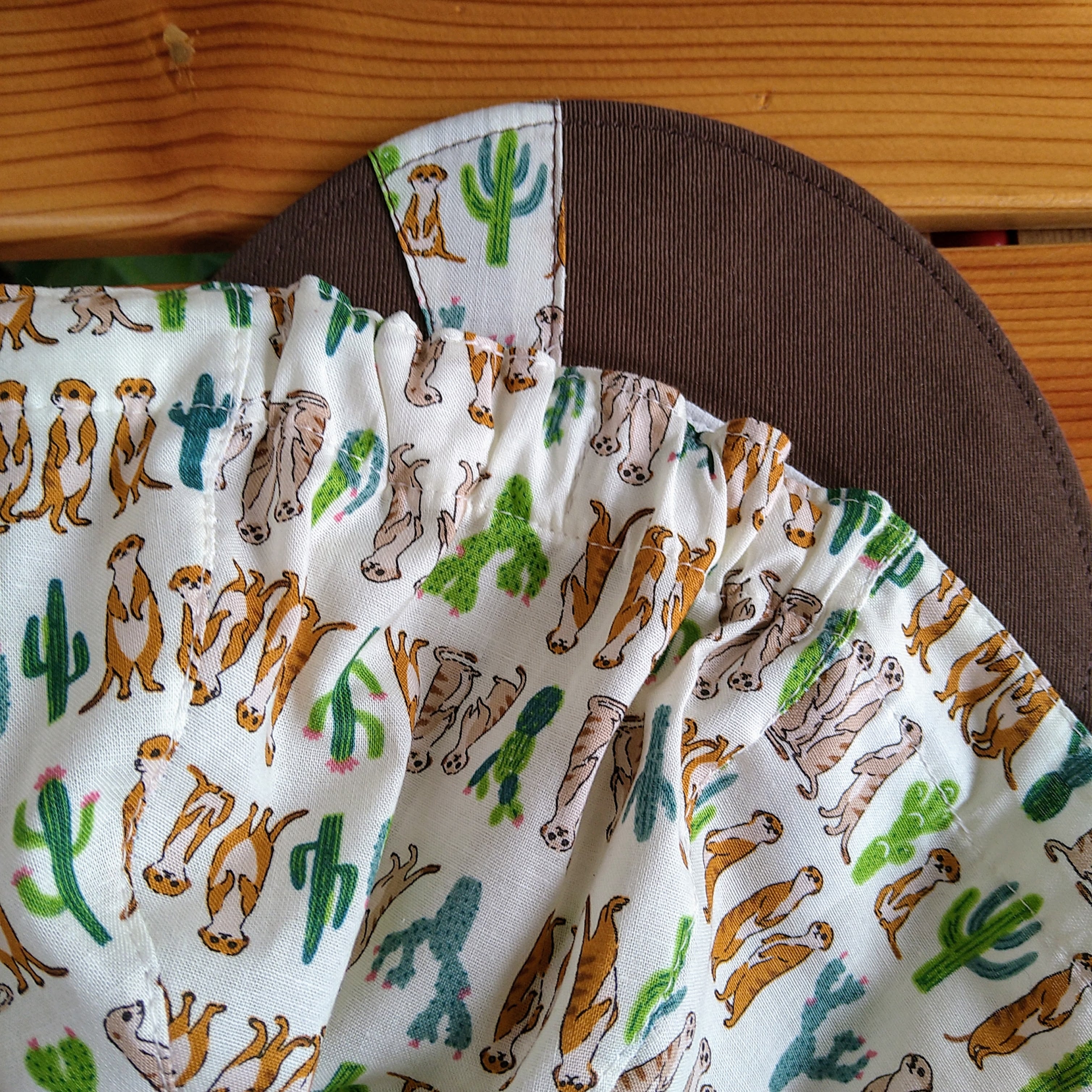 ☆サイクルキャップ☆【No.13】猫と花とリンゴと？