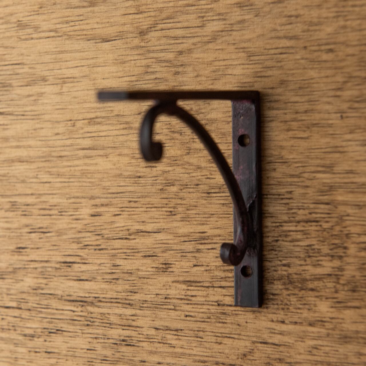 壁付けブラケット 蔓 小 錆