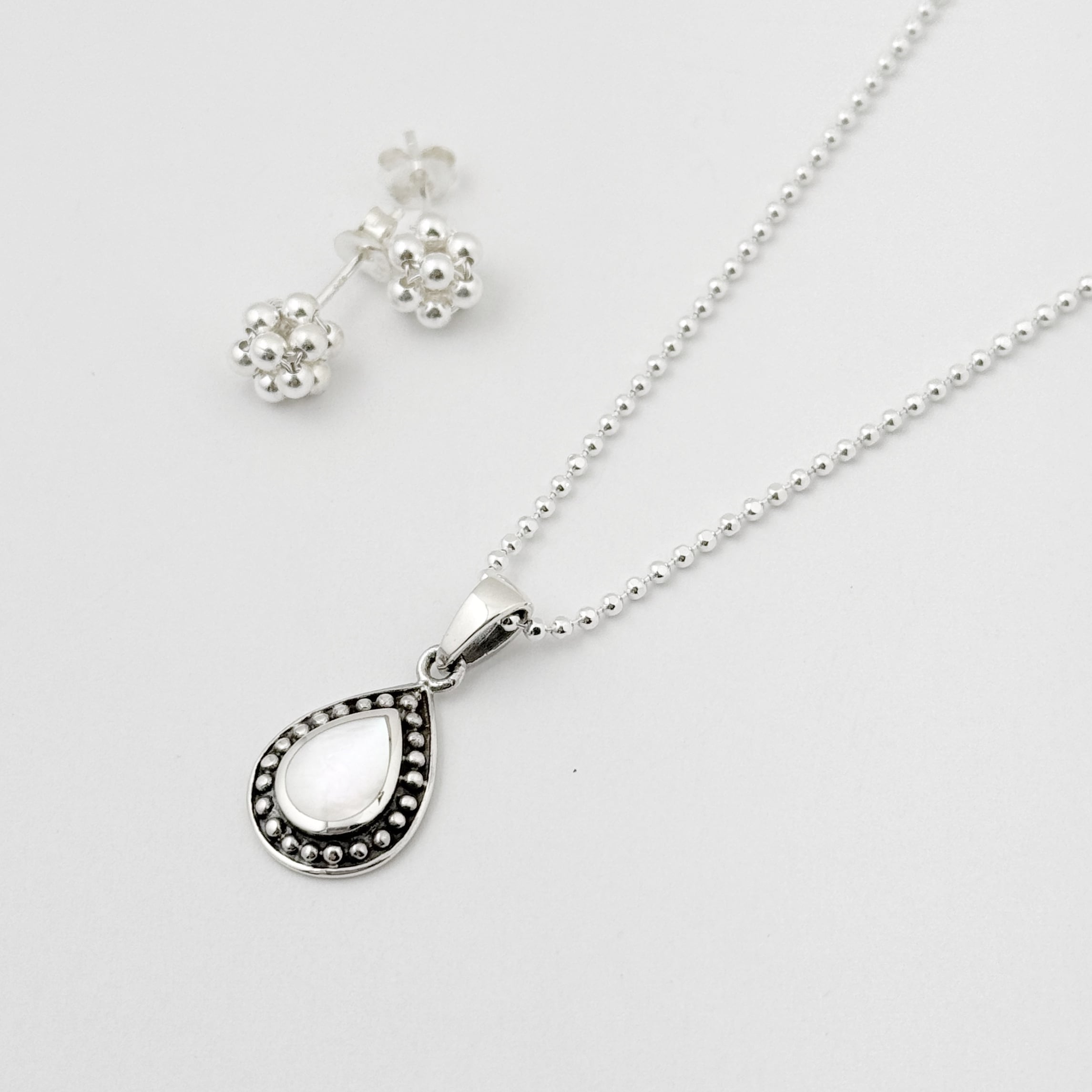 白蝶貝 ドロップネックレス | 【公式通販】鎌倉のシルバージュエリー