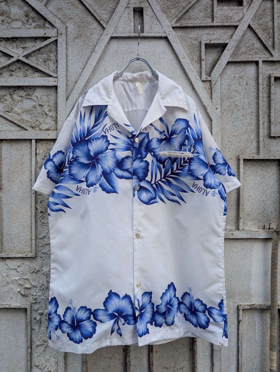"ALOHA" open collar shirt