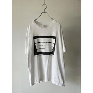 90's museum print T-shirt