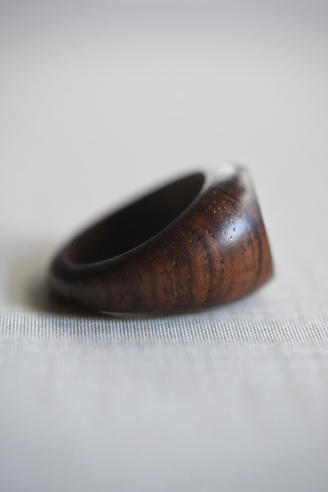 IORI/"HERMES" ring/wood sellier