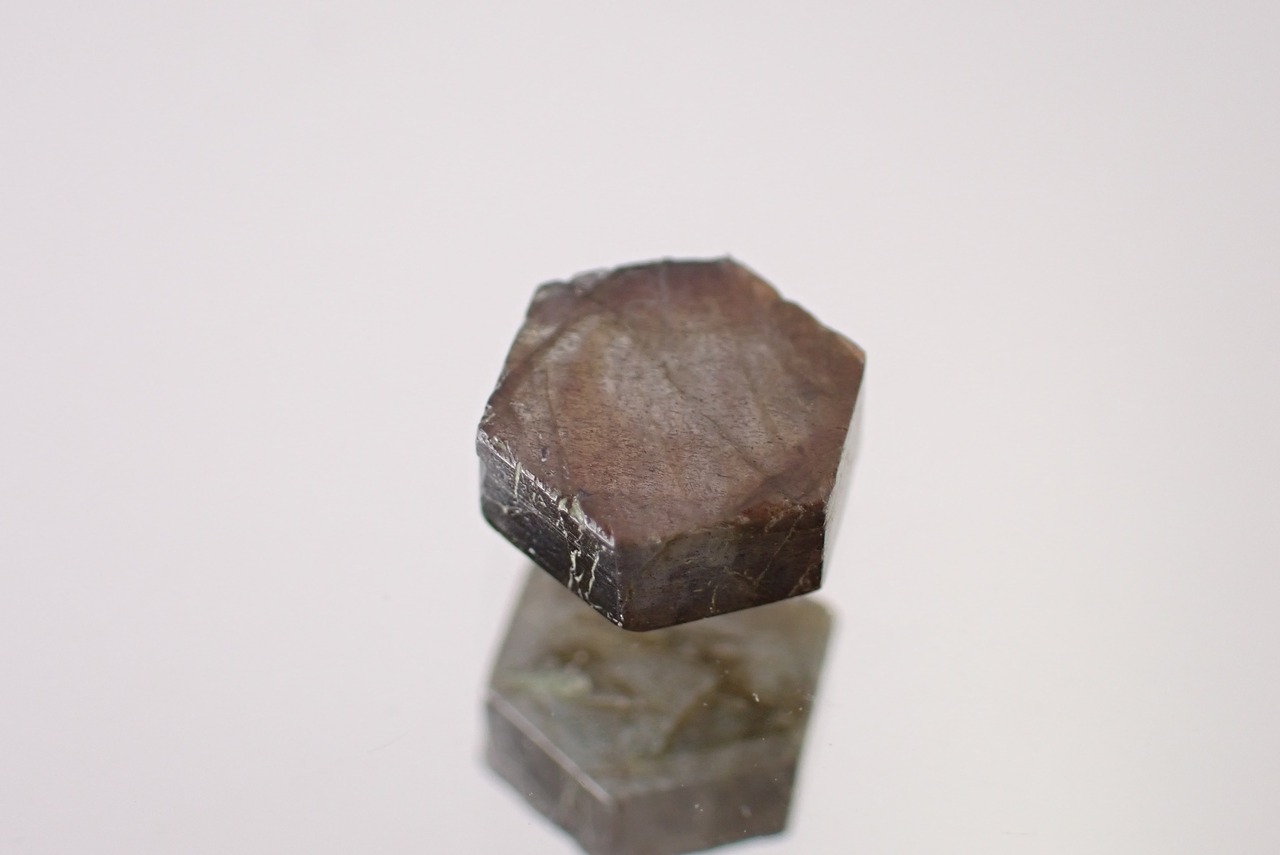 マダガスカル産ラブラドライト　1.26ct　 [D9-87]