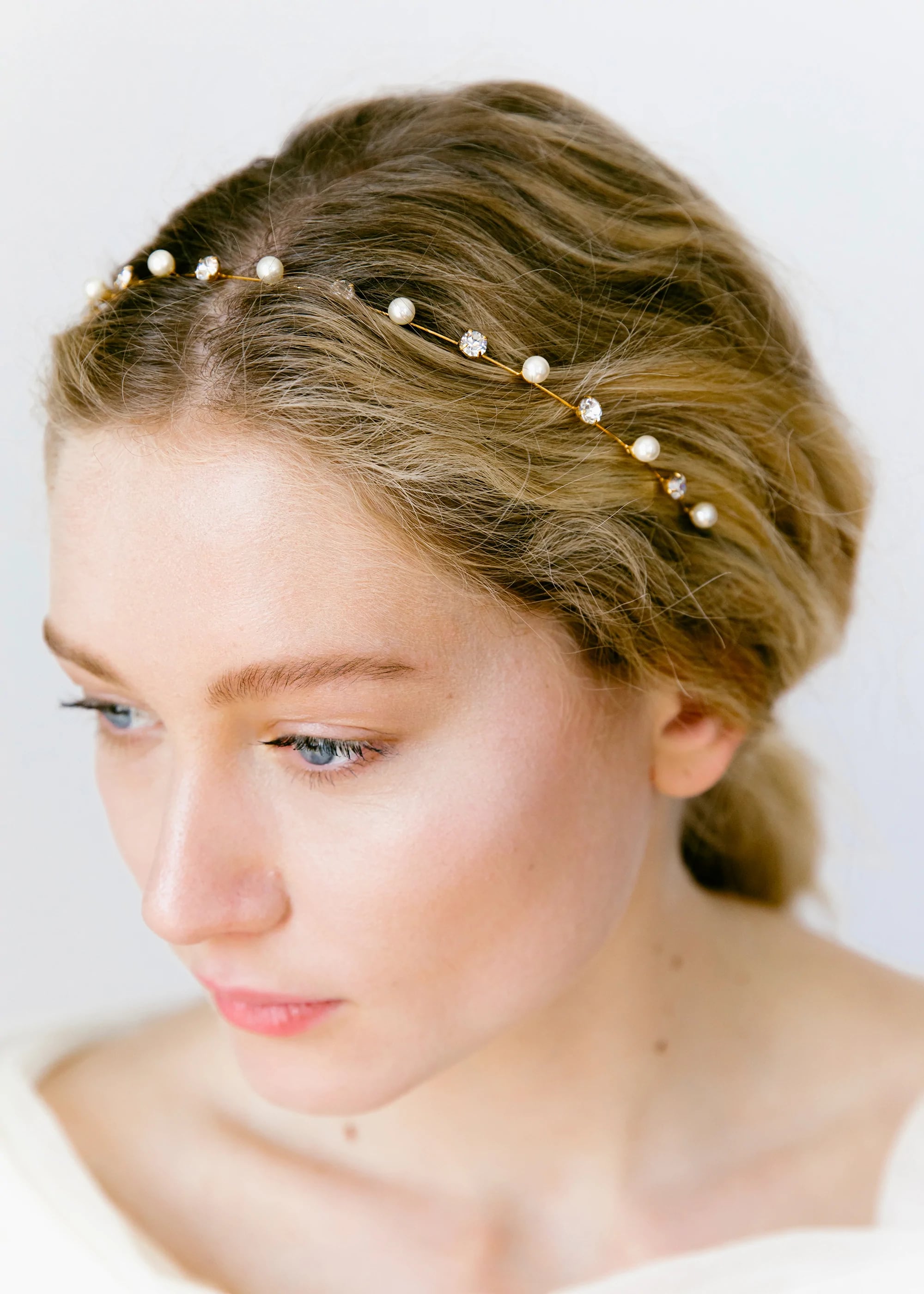 レンタルJennifer Behrジェニファーベア Ines Skinny headband-Crystal and Pearl-crystal  antique pearl イネスカチューシャ | bijouxO powered by BASE