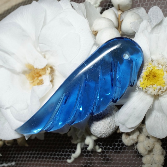 インドネシア産アンダラクリスタル コバルトブルー B 天使の羽根ペンダントトップ