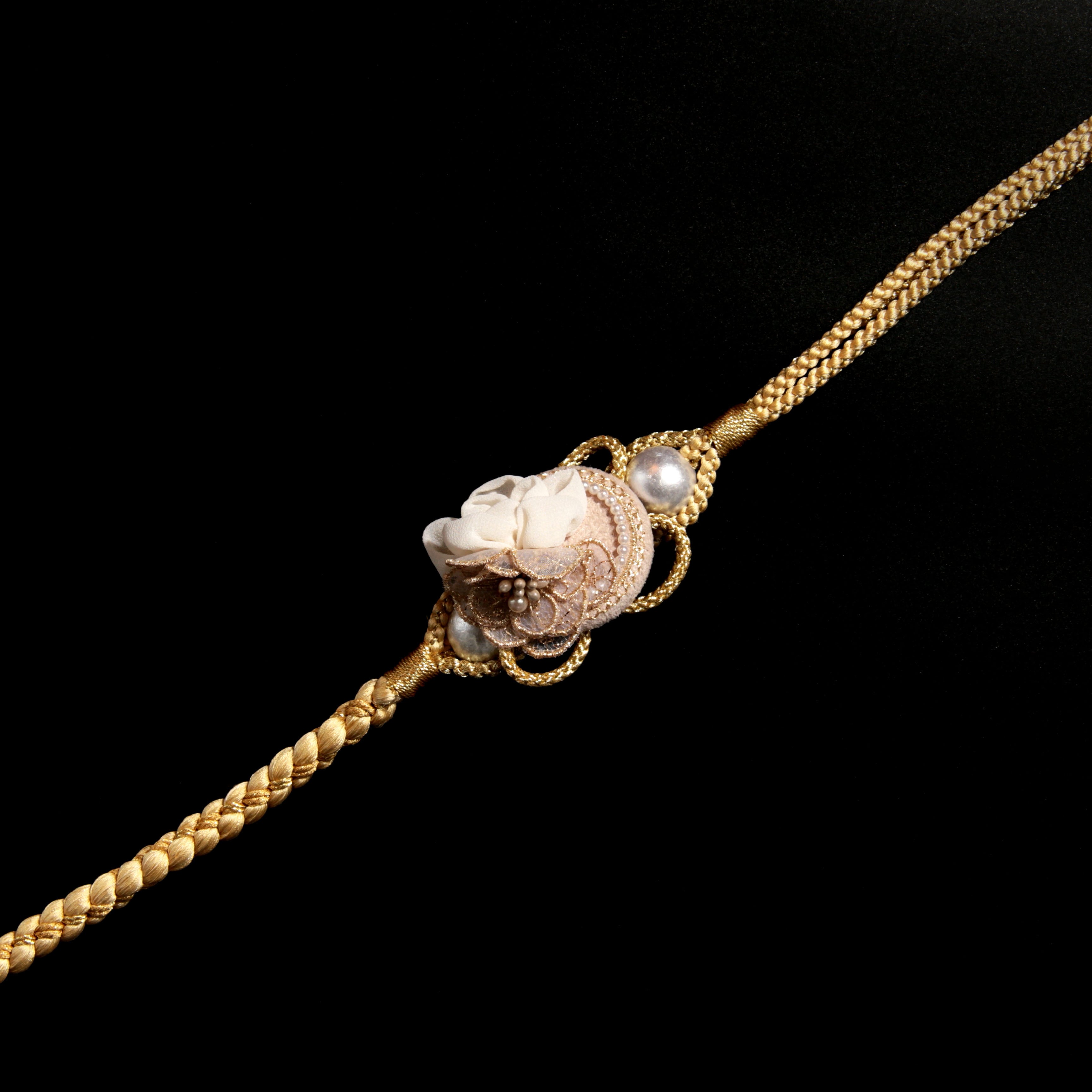 新品・未使用 帯締め【ホワイト×花】帯飾り アクセサリー 成人式 振袖 帯〆 和装小物 着物 きもの 和装 W-104 新品・未使用 帯締め【ホワイト×花】帯飾り アクセサリー 成人式 振袖