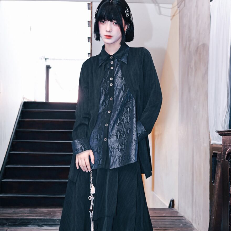 中華ゴシック 長袖シャツ 蛇柄×フェイクツーピース 地雷系｜WithU