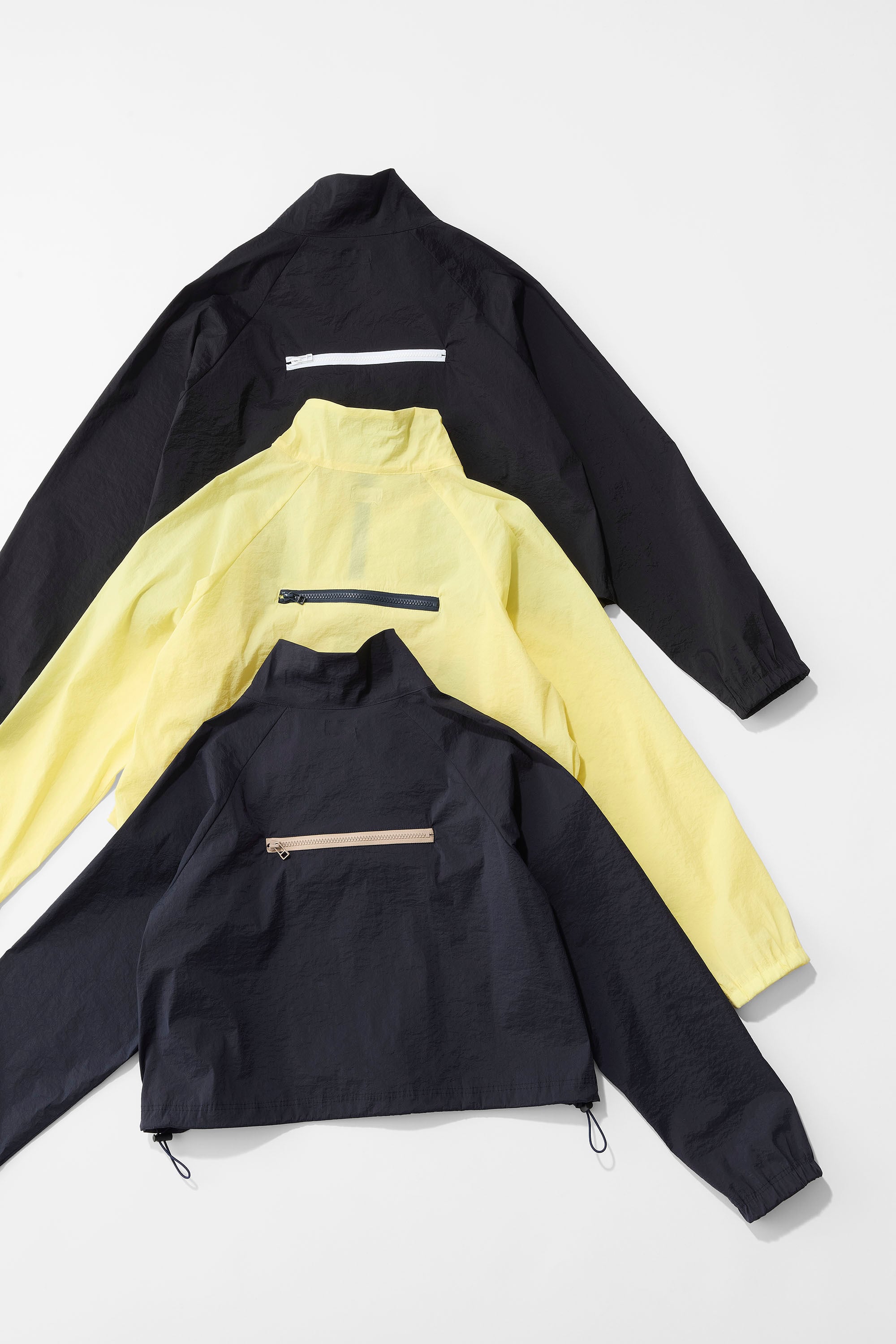 Airy Nylon Jacket | meravel